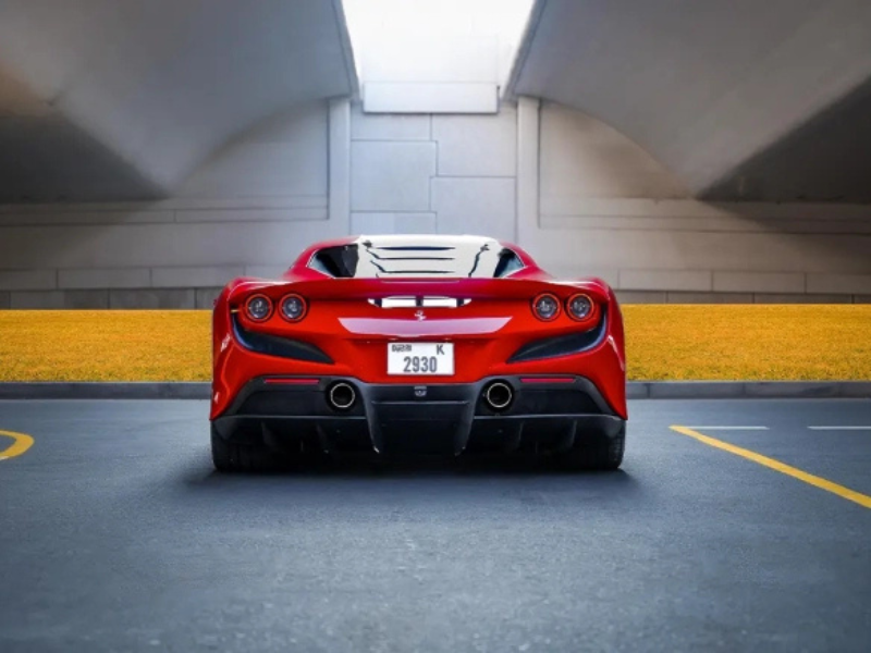 Ferrari F8 (2)